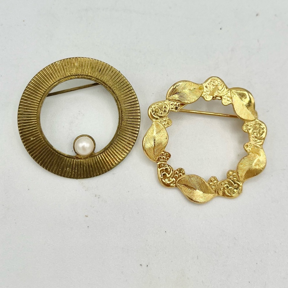 Vintage Gold Tone Leaf & Snail Brooch & Pearl Circle Vintage Brooch both 1.25”